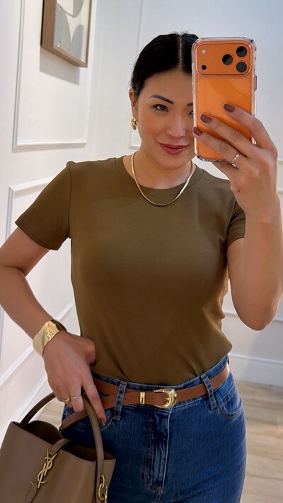 FotoBlusa De Malha Bruna Mangas Curtas