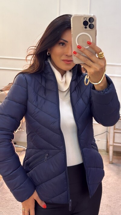 FotoJaqueta Puffer Nylon Janaina Pespontos Diagonais E Zíper Achatado