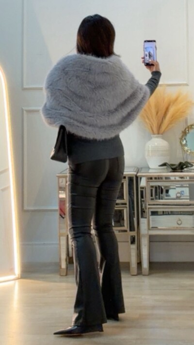 FotoCalça Flare Couro Eco Paloma