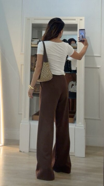 FotoCalça Pantalona Alfaiataria Cecilia Cinto Fivela Larga Dourada