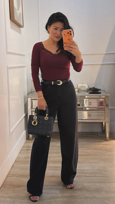 Foto Blusa Malha Aurora Decote V Com Detalhe De Renda