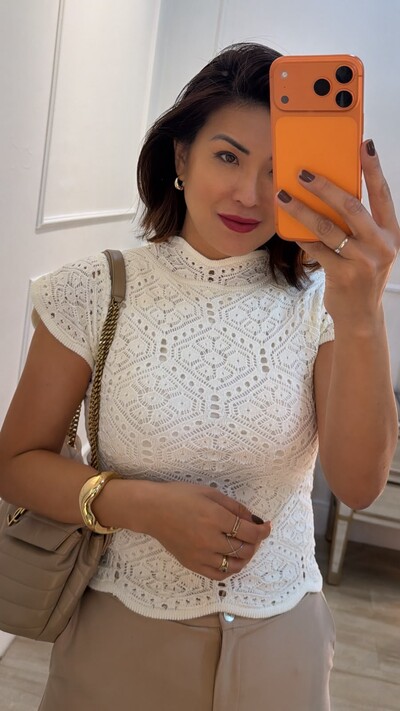 Foto Blusa Tricot Com Entremeios Gola Alta Sandy Punhos E Barrado Ondulados