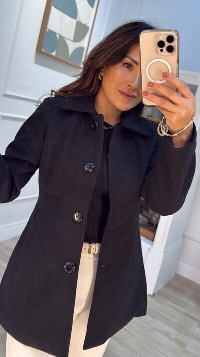 FotoCasaco Lã Batida Bolsos Em Relevo Na Diagonal Melissa Recorte Na Cintura