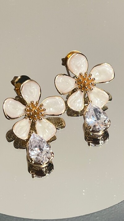 Foto Brinco De Flor Resinada Com Gota Em Strass