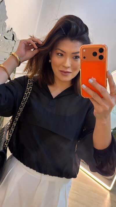 Foto Blusa Translucida Maxi Bolso Frontal Pati Elástico Nos Punhos E Barrado