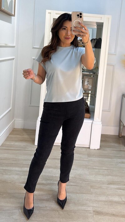 Foto Calça Sarja Skinny Pala Larga Kamila Bolsos Frontais E Posteriores