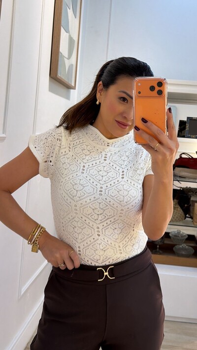 FotoBlusa Tricot Com Entremeios Gola Alta Sandy Punhos E Barrado Ondulados