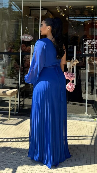 FotoVestido Longo Plissado Carla Manga Única Com Cinto Faixa
