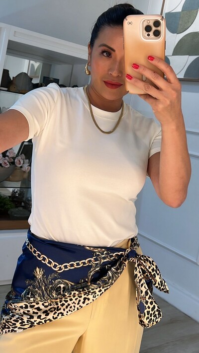 FotoBlusa De Malha Bruna Mangas Curtas