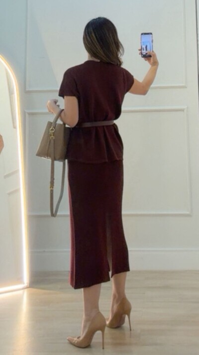 FotoSaia Midi Tricot Detalhe Botão Forrado Natasha Fenda Posterior