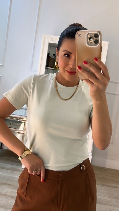 FotoBlusa De Malha Bruna Mangas Curtas