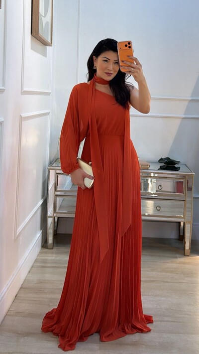 FotoVestido Longo Plissado Carla Manga Única Com Cinto Faixa