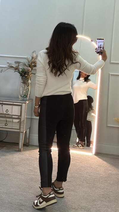 FotoCalça Skinny Miranda Com Lateral De Couro Eco E Pesponto Diagonal