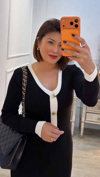 Foto Vestido Midi Tricot Faixa Bicolor Jessie Botões Dourados