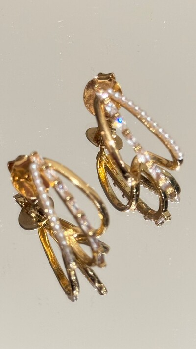 Foto Brinco Gota Tripla Vazada Média Cravejada Em Strass