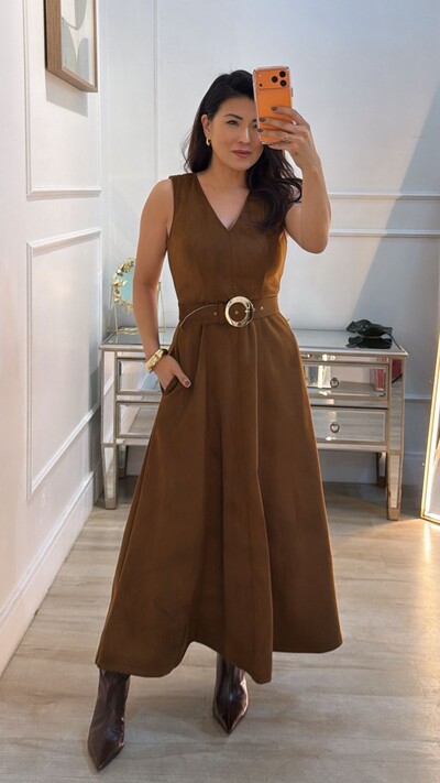 Foto Vestido Midi Suede Decote V Vivi Cinto Maxi Fivela Redonda