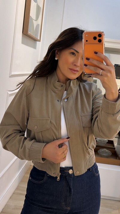 FotoJaqueta Casaco Bomber Veludo Cotelê Maya Bolsos Quadrados Frontais