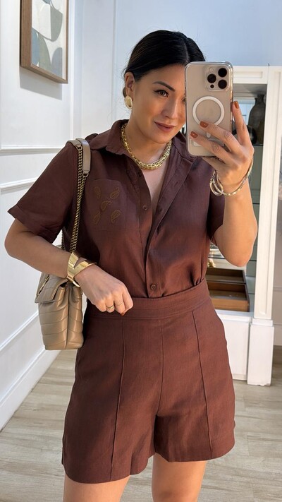 FotoCamisa Linho Amora Com Bolso Único Bordado