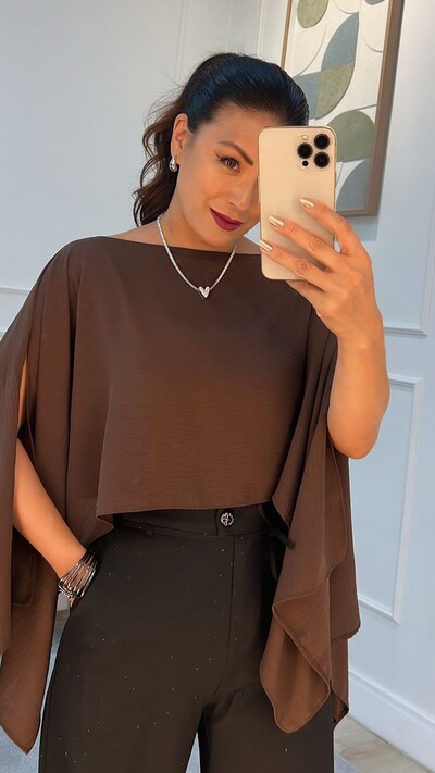 FotoBlusa Capa Camila Gola Canoa E Mangas Com Fenda