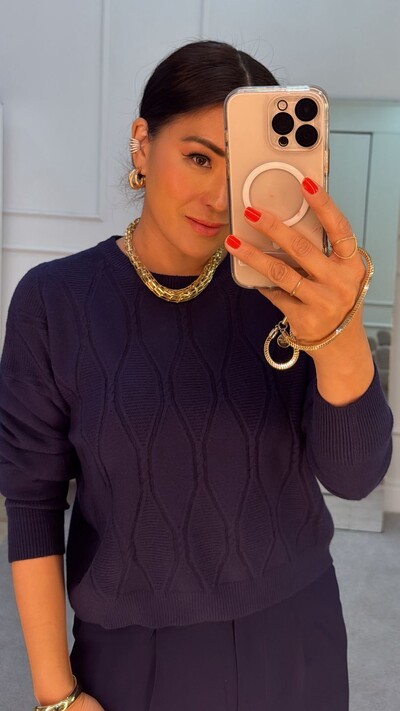 FotoBlusa Tricot Adriana Losangos Texturizados Com Detalhes Trançados
