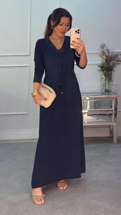 Foto Vestido Longo Decote V Dayse Mangas Longas Detalhes pespontados