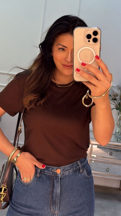 FotoBlusa Básica Nana Gola Careca E Mangas Curtas