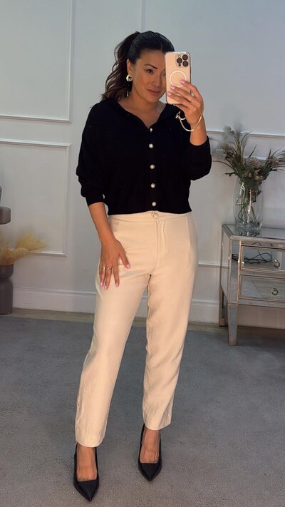 Foto Cardigan Curto Tricot Com Capuz Karla Botão De Flor Com Pérola