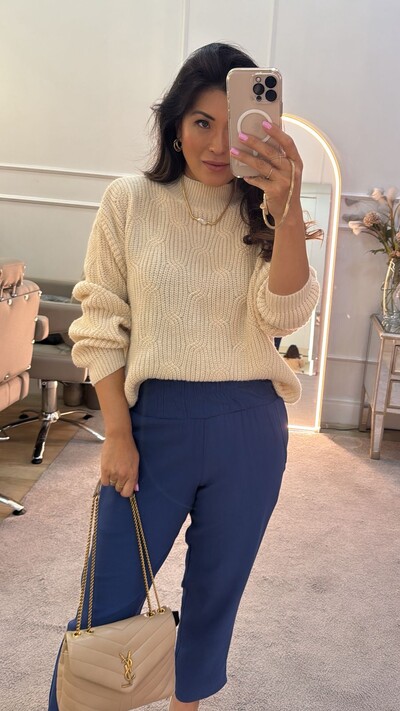 FotoBlusa Tricot Gola Alta Ashley Com Tramas Pela Peça