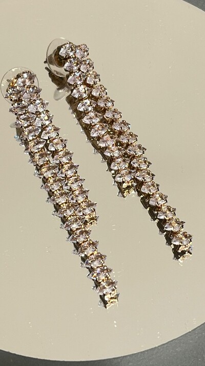 Foto Brinco Assimétrico Cravejado Em Strass