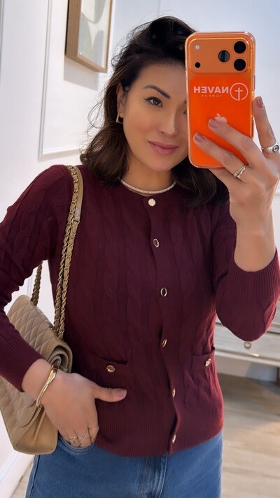 FotoCardigan Curto Tricot Trançados Frontais Suzy Botões Dourados