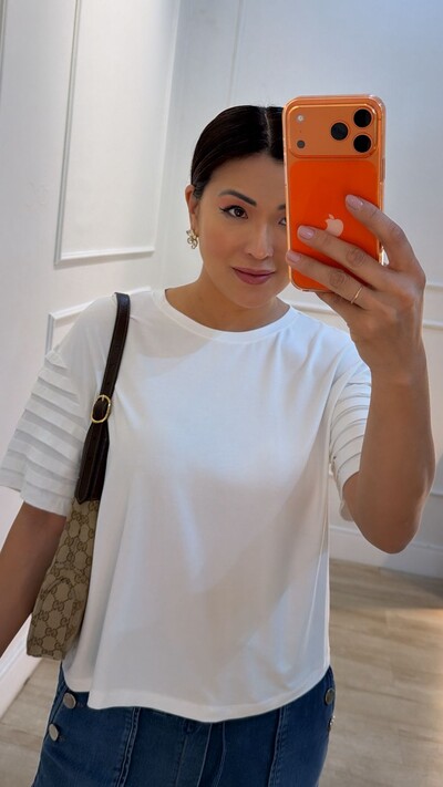 Foto Blusa De Malha Ampla Barbara Mangas Curtas Com Recortes