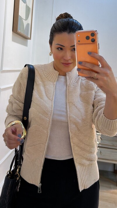 FotoJaqueta Casaco Tricot Gola Alta Nicolly Nervuras Em Relevo