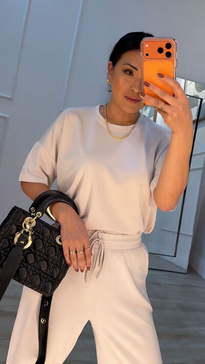 FotoPRÉ-VENDA ENVIO ESTIMADO À PARTIR DO DIA 20/02 Conjunto Helena Blusa E Calça Pantalona