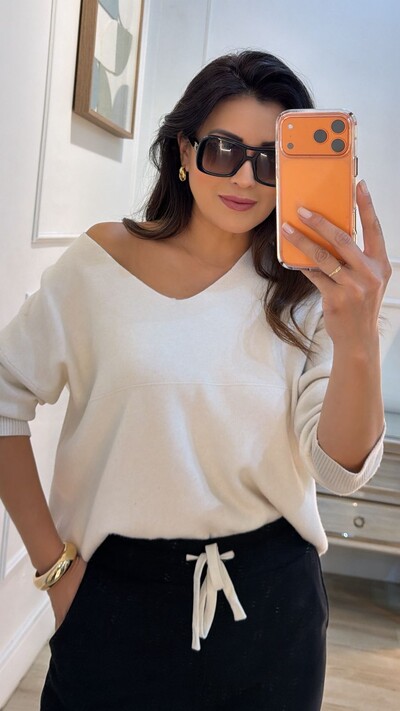 FotoBlusa Tricot Ampla Decote V Paola Mangas Longas