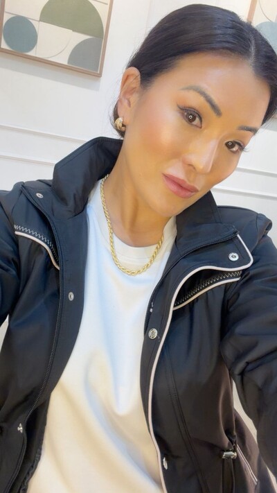 Foto Brinco Ear Cuff Argolas Assimétricas Em Virgula Detalhe Cravejado Em Strass