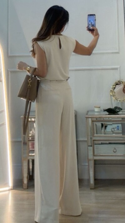 FotoCalça Pantalona Alfaiataria Eleonor Cinto Com Detalhe De Pedra Quartzo