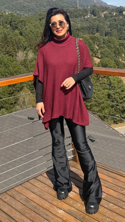 Foto Poncho Tricot Luana Gola Rolê