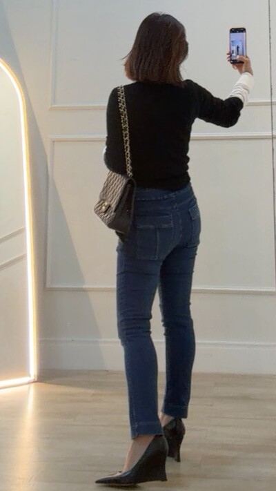 Foto Calça Jogger Rebeka Bolsos Frontais Detalhe De Recortes Pespontados
