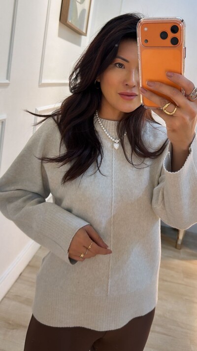 FotoBlusa Tricot Nervura Trançada Frontal Zoe Detalhes Canelados