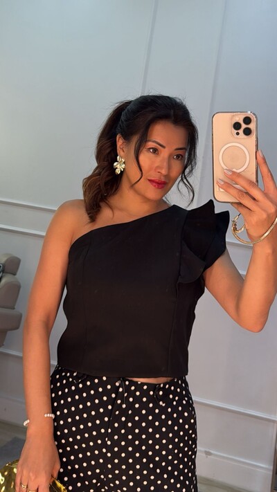 FotoCropped Alfaiataria Giselle Ombro Único Detalhe De Babado