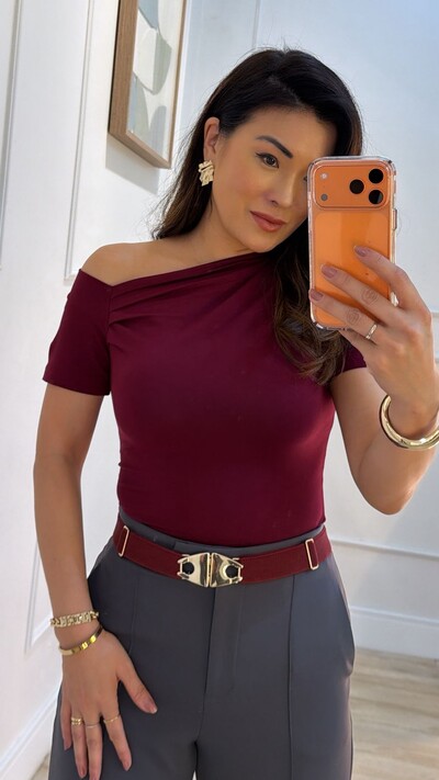 FotoBlusa Malha Layla Ombro Vazado Detalhe Pregas