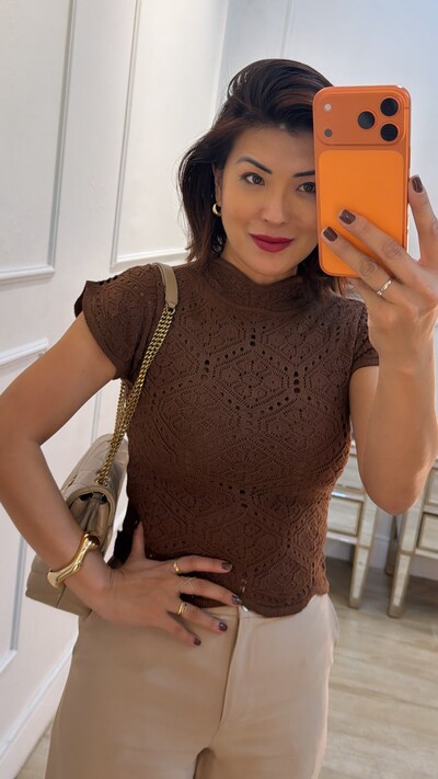 Foto Blusa Tricot Com Entremeios Gola Alta Sandy Punhos E Barrado Ondulados