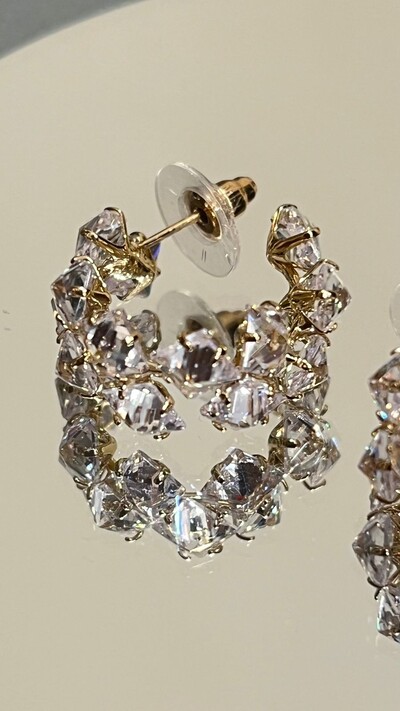 FotoBrinco De Argola Cravejado Em Strass