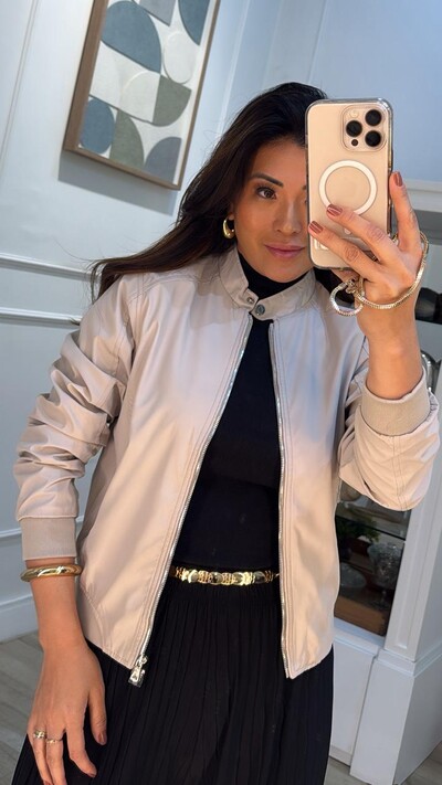 FotoJaqueta Corta Vento Amabel Elastico No Barrado