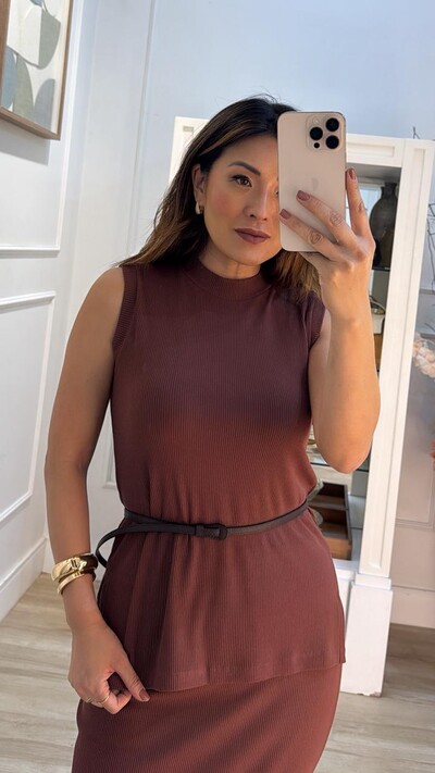 FotoConjunto Canelado Blusa Gola Alta E Saia Midi Suellen Cinto Fino Couro Eco