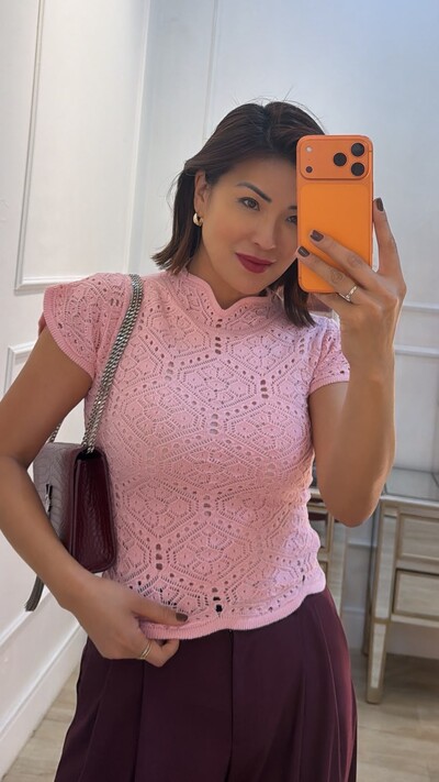 Foto Blusa Tricot Com Entremeios Gola Alta Sandy Punhos E Barrado Ondulados