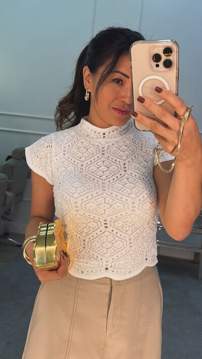 FotoBlusa Tricot Com Entremeios Gola Alta Sandy Punhos E Barrado Ondulados