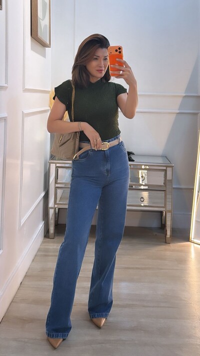 Foto Blusa Tricot Com Entremeios Gola Alta Sandy Punhos E Barrado Ondulados