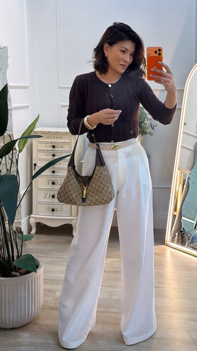 Foto Cardigan Curto Tricot Trançados Frontais Suzy Botões Dourados