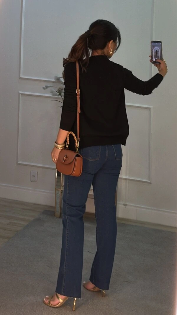 Cardigan Curto Tricot Denise Botões Cravejados E Bolsos Quadrados